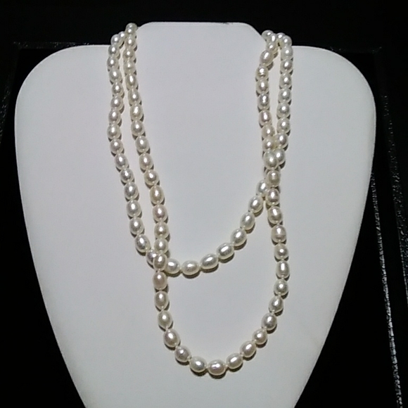 Pearl Necklace - Picture 4 of 6